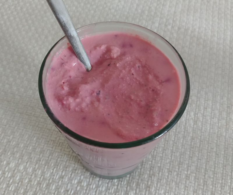 Domowy serek truskawkowo - borówkowy Domowy serek truskawkowo - borówkowy