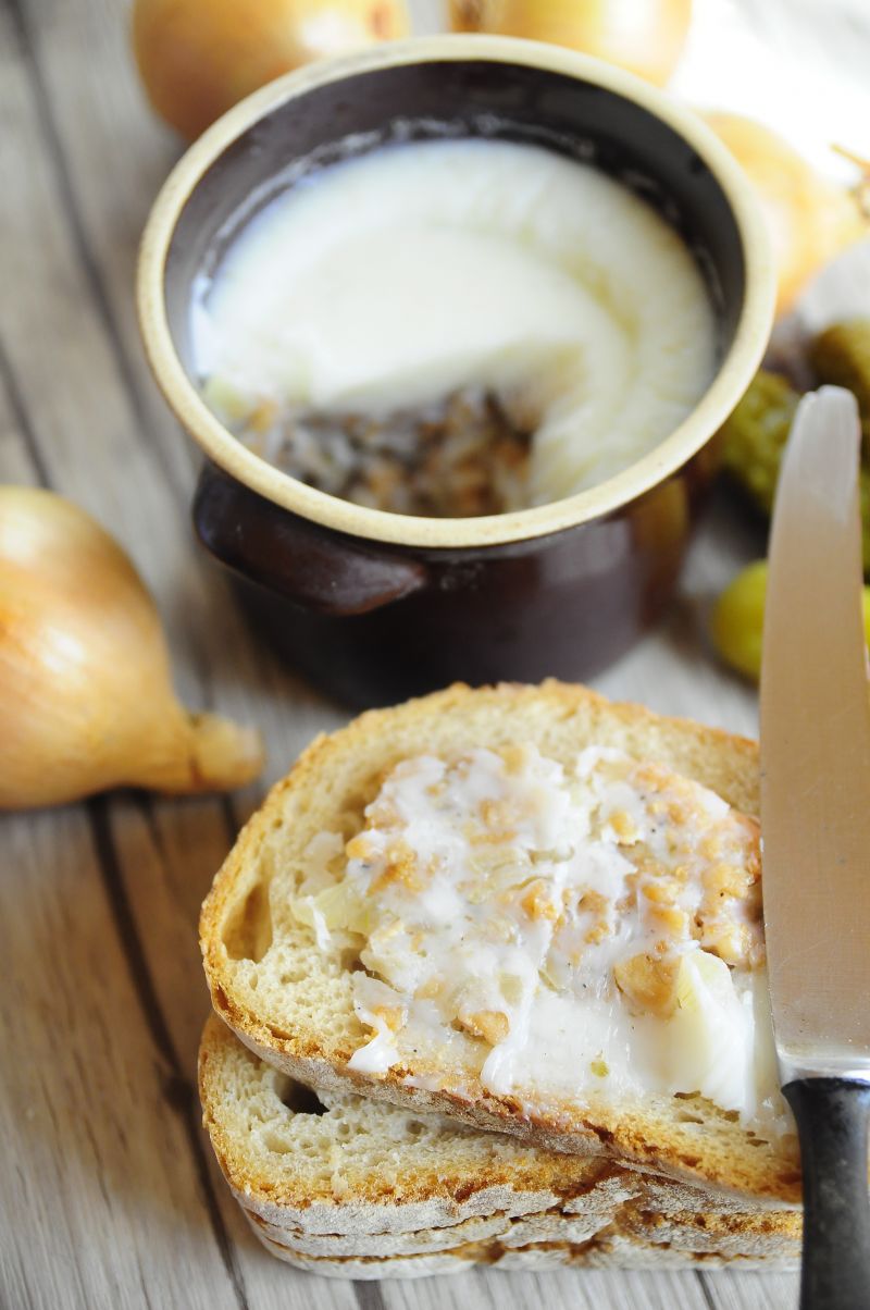 Domowy smalec z cebulą