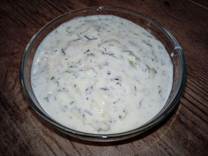 Domowy sos tzatziki