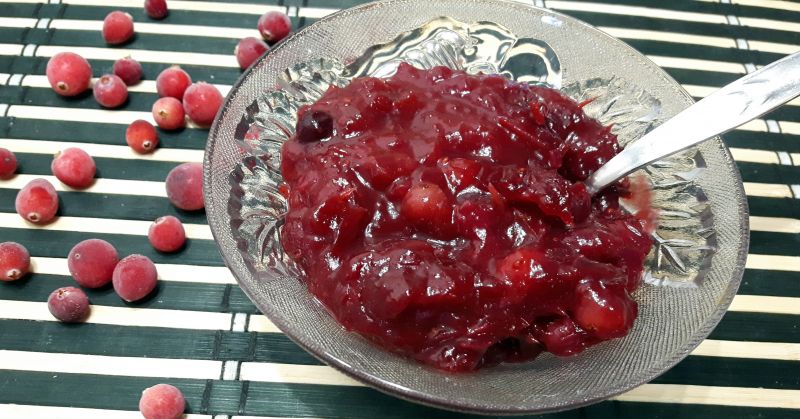 Domowy sos żurawinowy