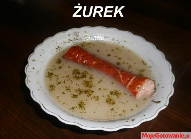 Domowy żurek z kiełbasą 
