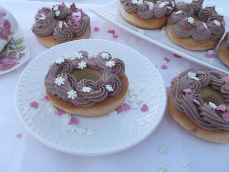 Donuty z piekarnika z kremem śmietankowym