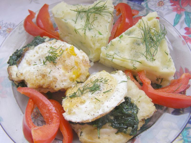 Dorsz czarny z jajkiem,szpinakiem na obiad