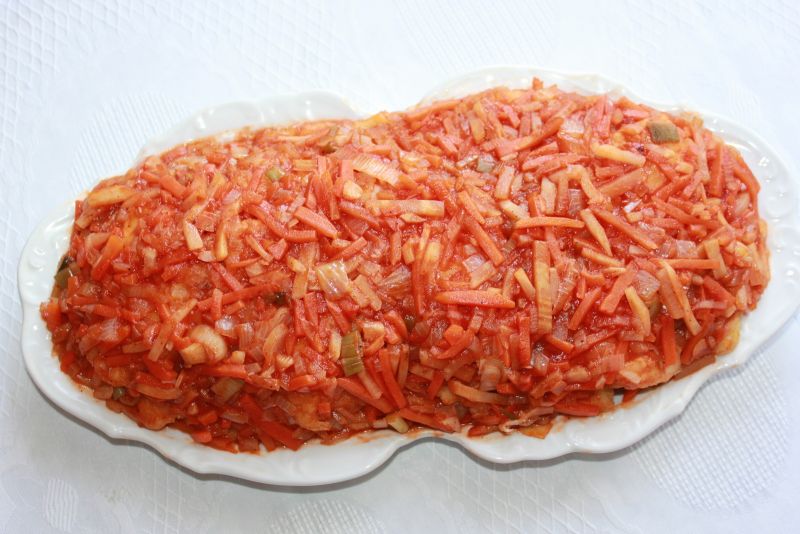 Dorsz pod pierzynką z włoszczyzny