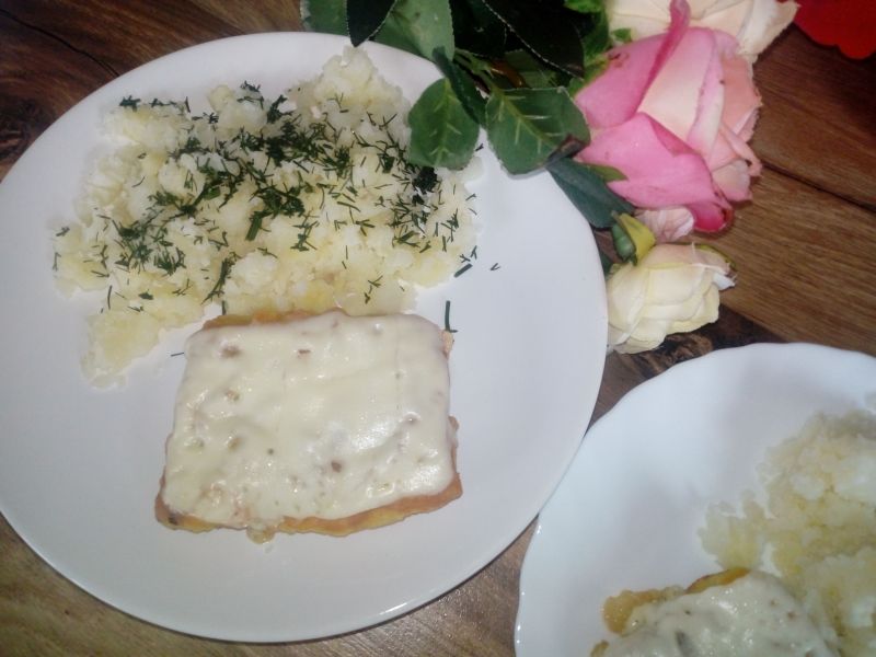 Dorsz smażony w kukurydzianej panierce z serem Dorsz smażony w kukurydzianej panierce z serem