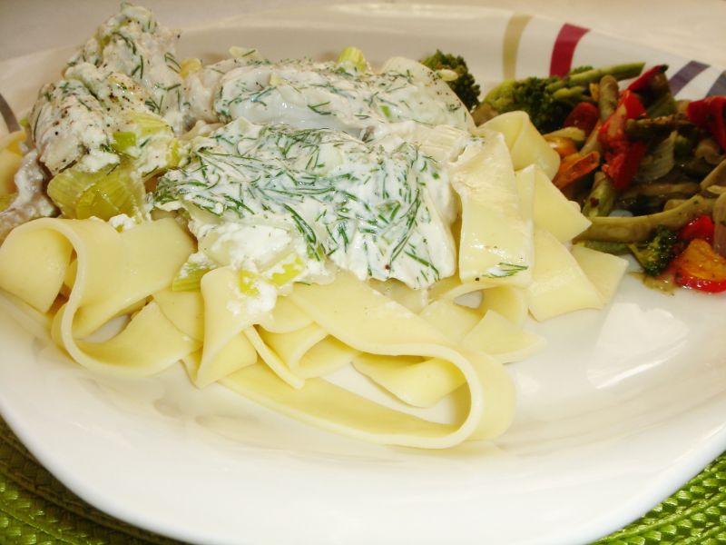 Dorsz w śmietanie z porem i koprem Dorsz w śmietanie z porem i koprem