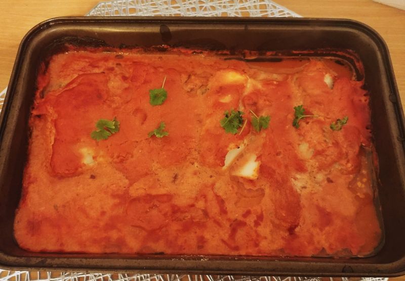 Dorsz w sosie pomidorowym z nurą curry Dorsz w sosie pomidorowym z nurą curry