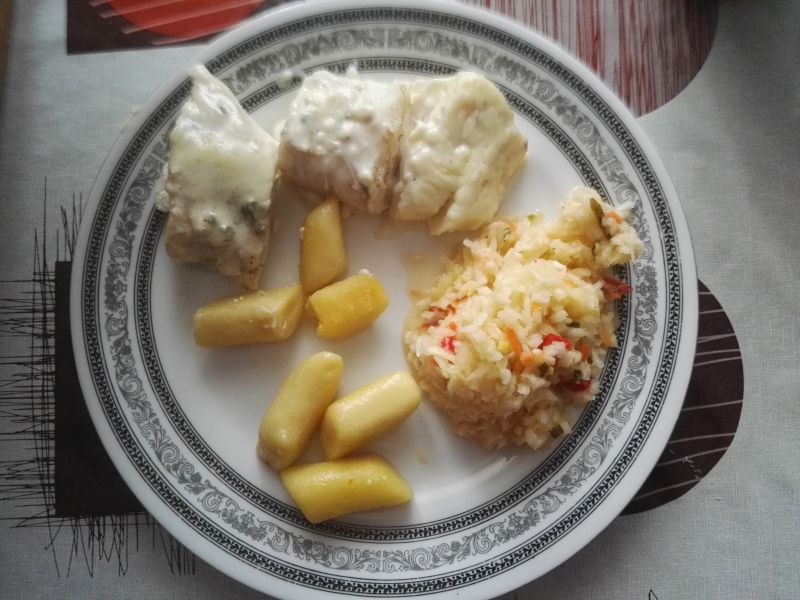 Dorsz w sosie śmietanowo - serowym