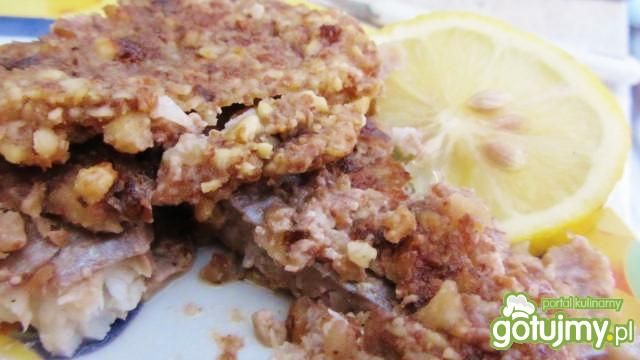 Dorsz w włoskich orzechach