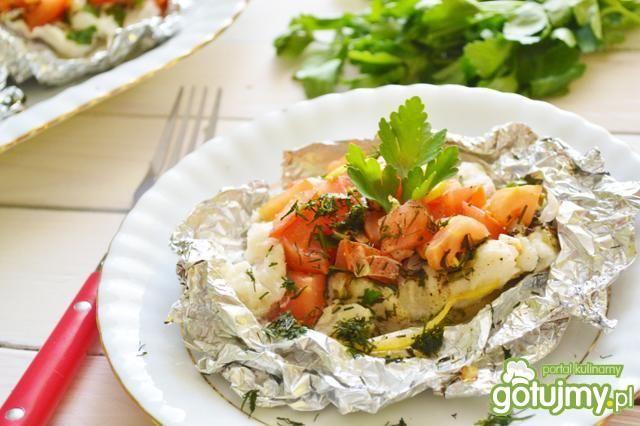 Dorsz w ziołach z pomidorami Dorsz w ziołach z pomidorami