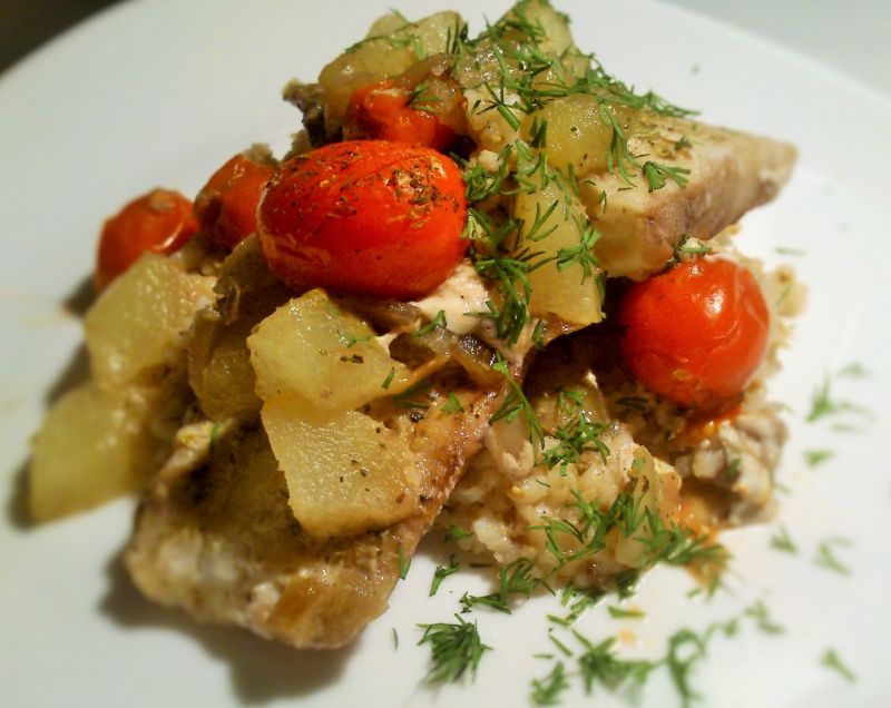 Dorsz z pomidorami i gruszką Dorsz z pomidorami i gruszką