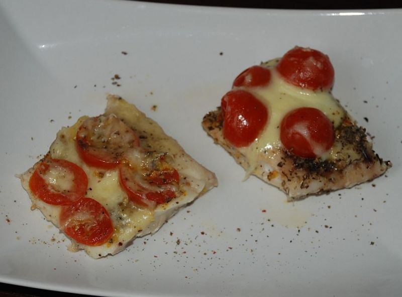 Dorsz z pomidorkami i serem Dorsz z pomidorkami i serem