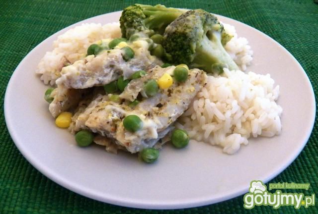 Dorsz z warzywami i mozzarellą Dorsz z warzywami i mozzarellą