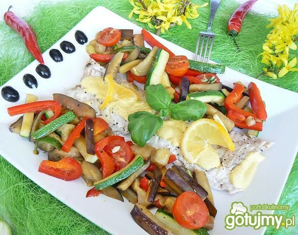 Dorsz z warzywami w sosie curry  Dorsz z warzywami w sosie curry