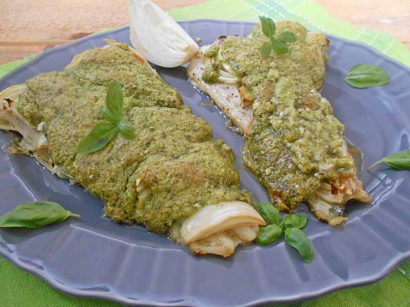 Dorsz zapiekany z cebulą