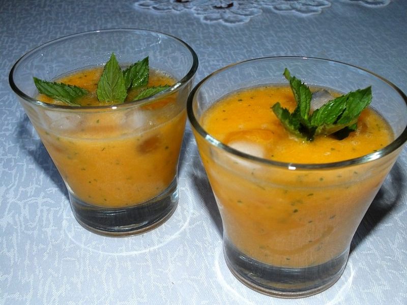 Drink brzoskwiniowo - miętowy