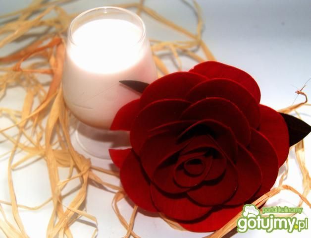 Drink kokosowo-różany Drink kokosowo-różany