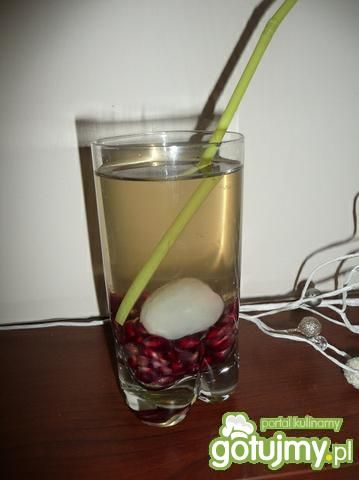 Drink z granatem i liczi