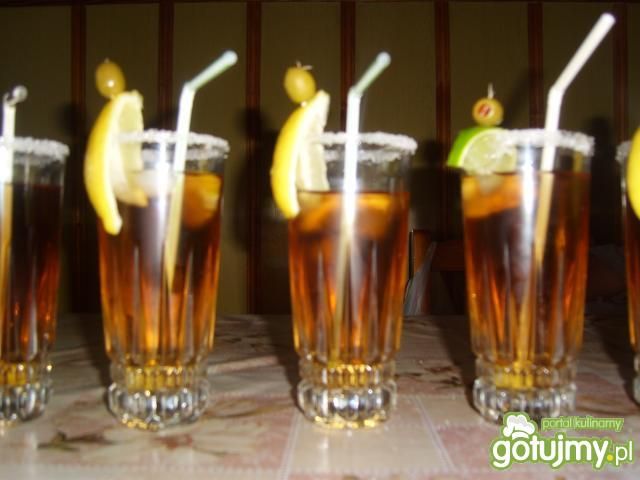 drink z Vermouthem i colą drink z Vermouthem i colą