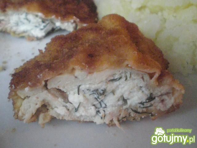 Drobiowe kieszonki z fetą i koperkiem 