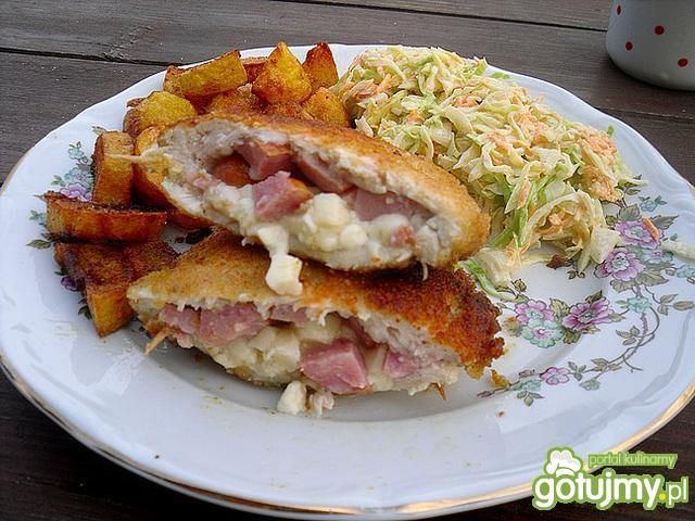 Drobiowe kieszonki z kiełbasą i mozarelą