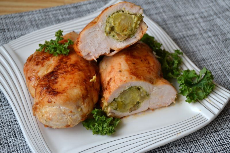 Drobiowe kieszonki z kremową brukselką  Drobiowe kieszonki z kremową brukselką