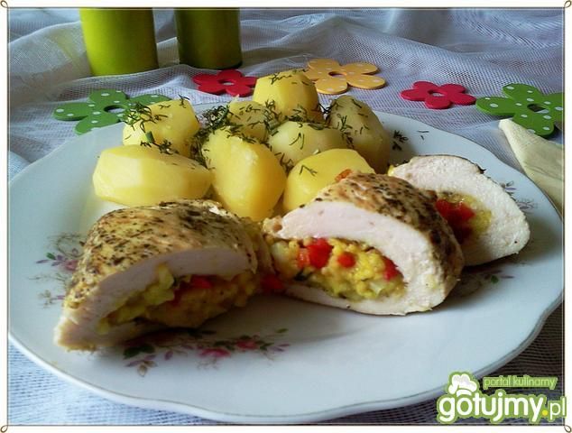 Drobiowe kieszonki z ryżem i papryką  Drobiowe kieszonki z ryżem i papryką