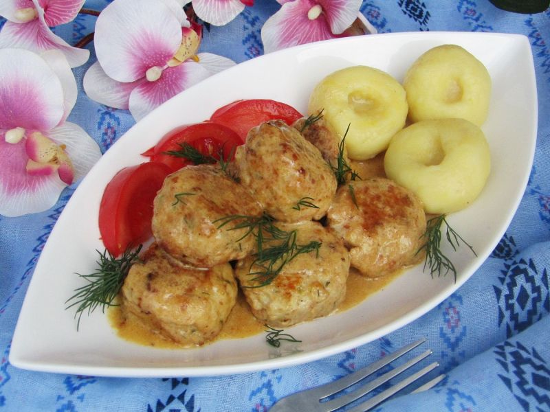 Drobiowe klopsiki z koperkiem 