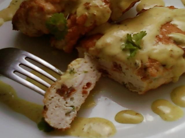 Drobiowe kotleciki mielone z sosem curry Drobiowe kotleciki mielone z sosem curry