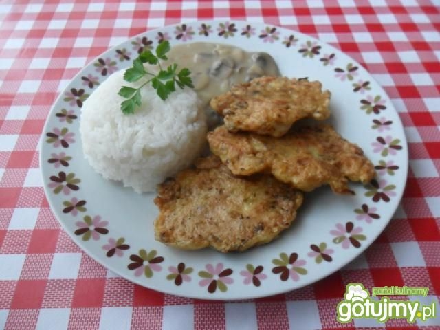 Drobiowe kotleciki z pieczarkami  Drobiowe kotleciki z pieczarkami
