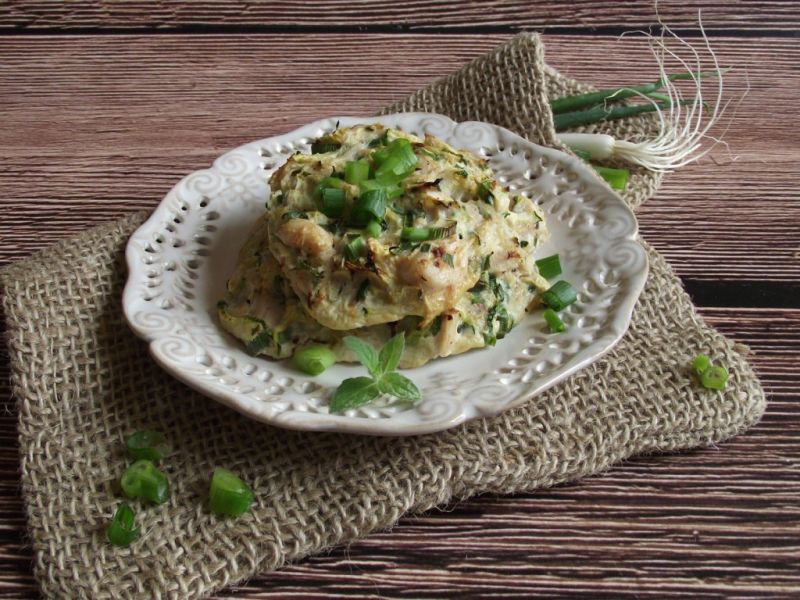 Drobiowe placuszki z cukinią i selerem