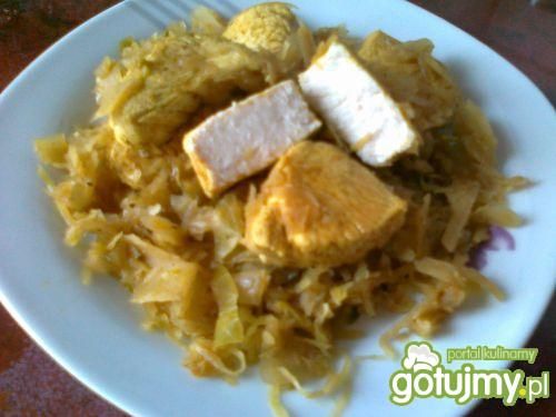 Drobiowe poduszeczki w kiszonej kapuscie