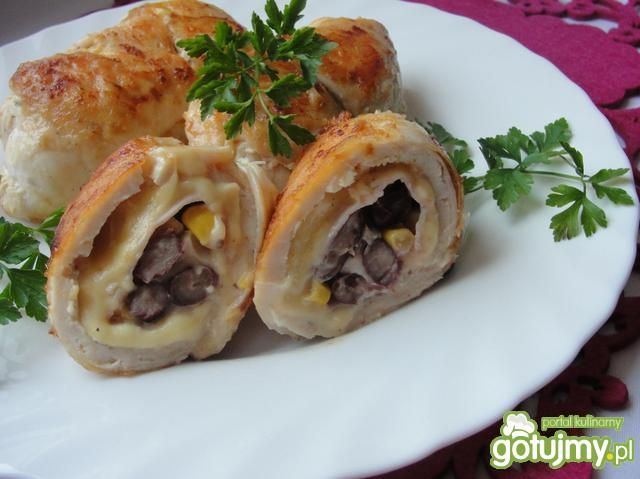 Drobiowe roladki z fasolą i kukurydzą Drobiowe roladki z fasolą i kukurydzą