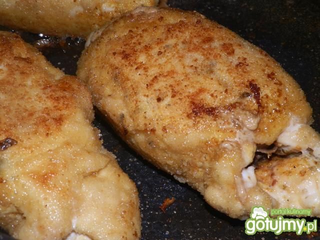 Drobiowe roladki z mozarellą i pieczarka Drobiowe roladki z mozarellą i pieczarka