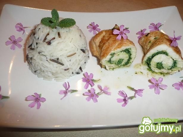 Drobiowe roladki z pokrzywą