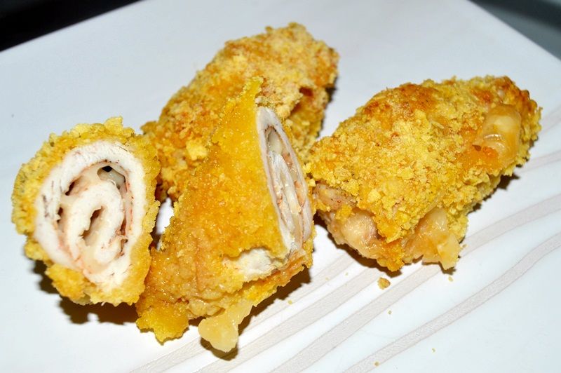 Drobiowe roladki z serem w panierce kukurydzianej