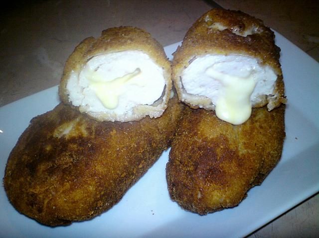 Drobiowe roladki z żóltym serem Drobiowe roladki z żóltym serem