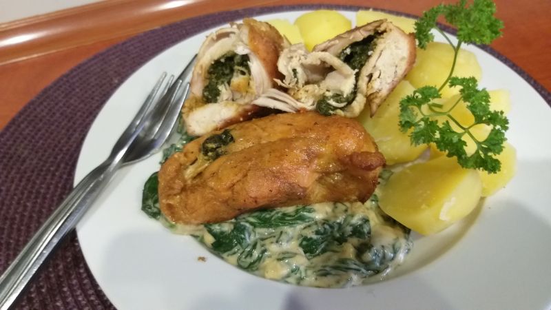 Drobiowe rolady ze szpinakiem i mozzarella Drobiowe rolady ze szpinakiem i mozzarella