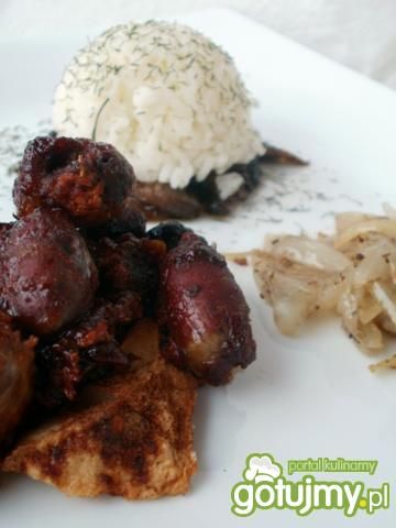 Drobiowe serca z jabłkami i pieczarkami  Drobiowe serca z jabłkami i pieczarkami