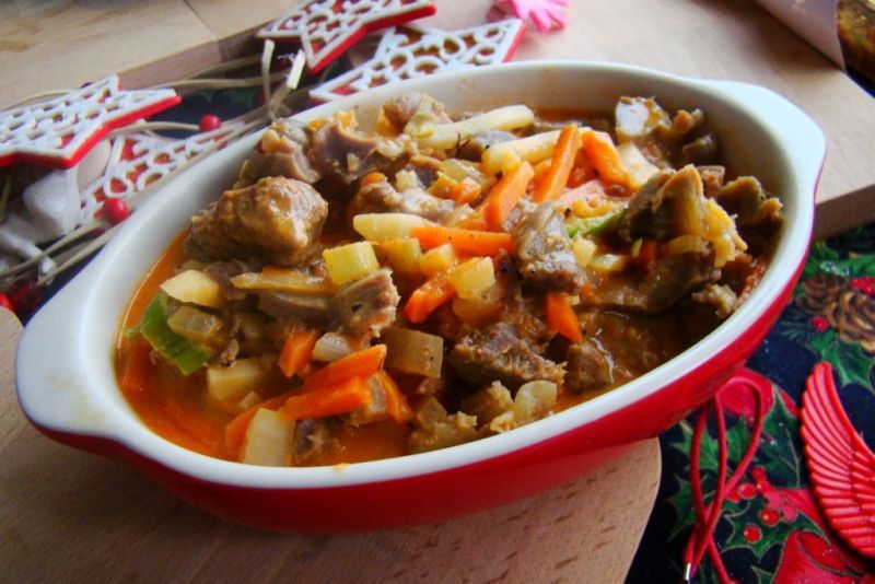 Drobiowe żołądki z warzywami 