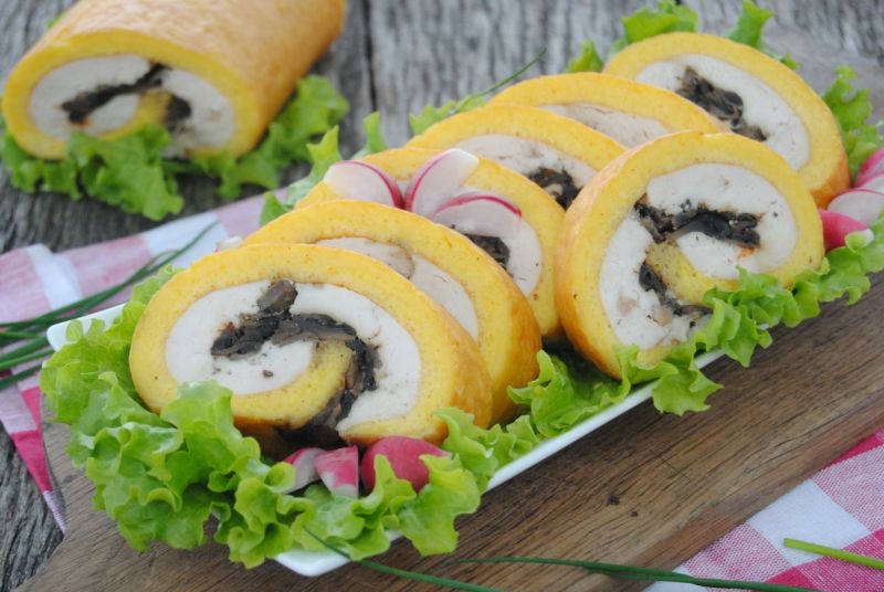 Drobiowo - serowa rolada Drobiowo - serowa rolada