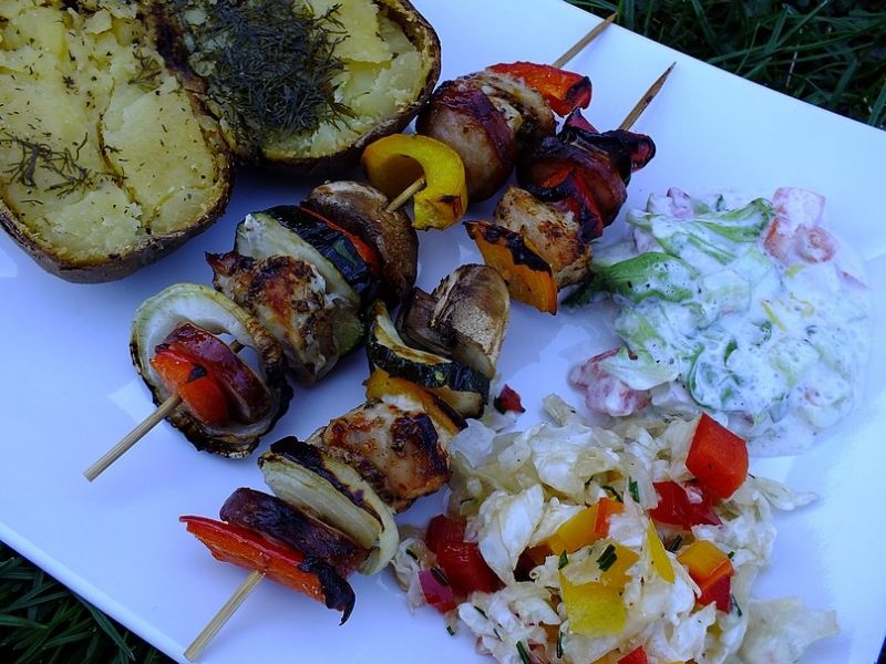 Drobiowo - warzywne szaszłyki z grilla Drobiowo - warzywne szaszłyki z grilla