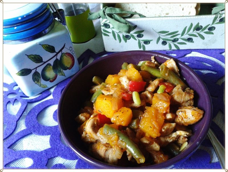  Drobiowy gulasz z dynią i fasolką