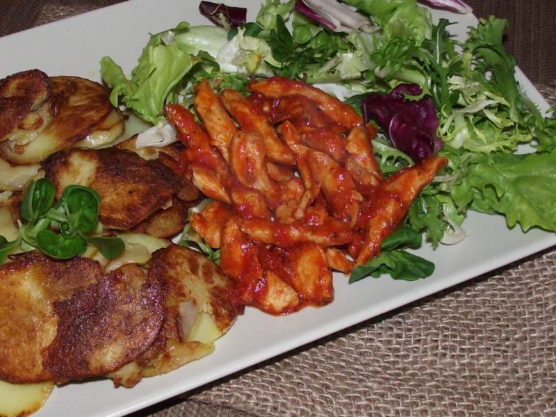 Drobiowy gyros w pomidorach  Drobiowy gyros w pomidorach