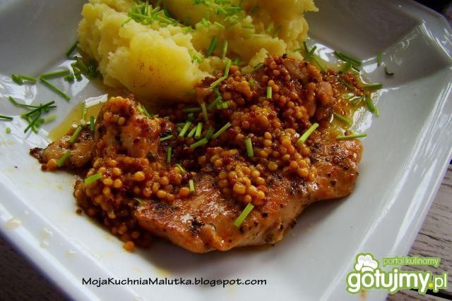 Drobiowy kotlecik w sosie gorczycowym 