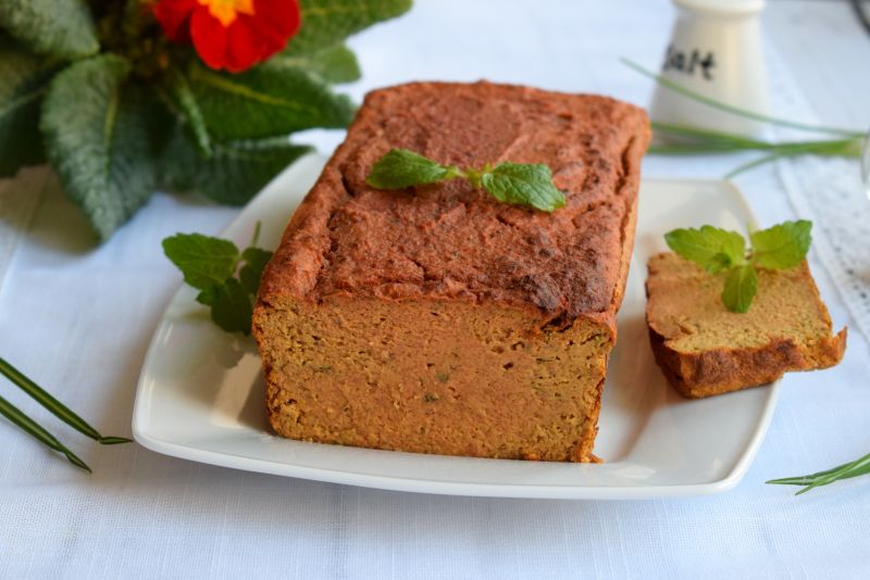 Drobiowy pasztet rosołowy z pieczonymi burakami