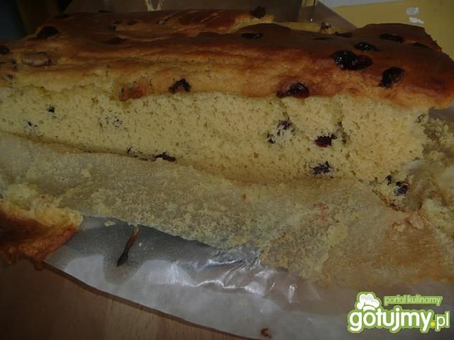 drożdżak z żurwiną z cynamonem