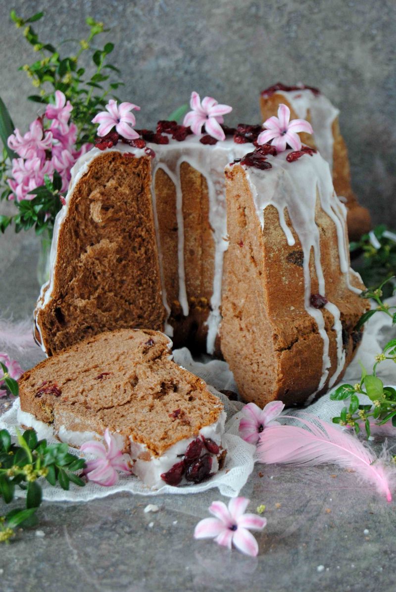 Drożdżowa baba kakaowo- żurawinowa