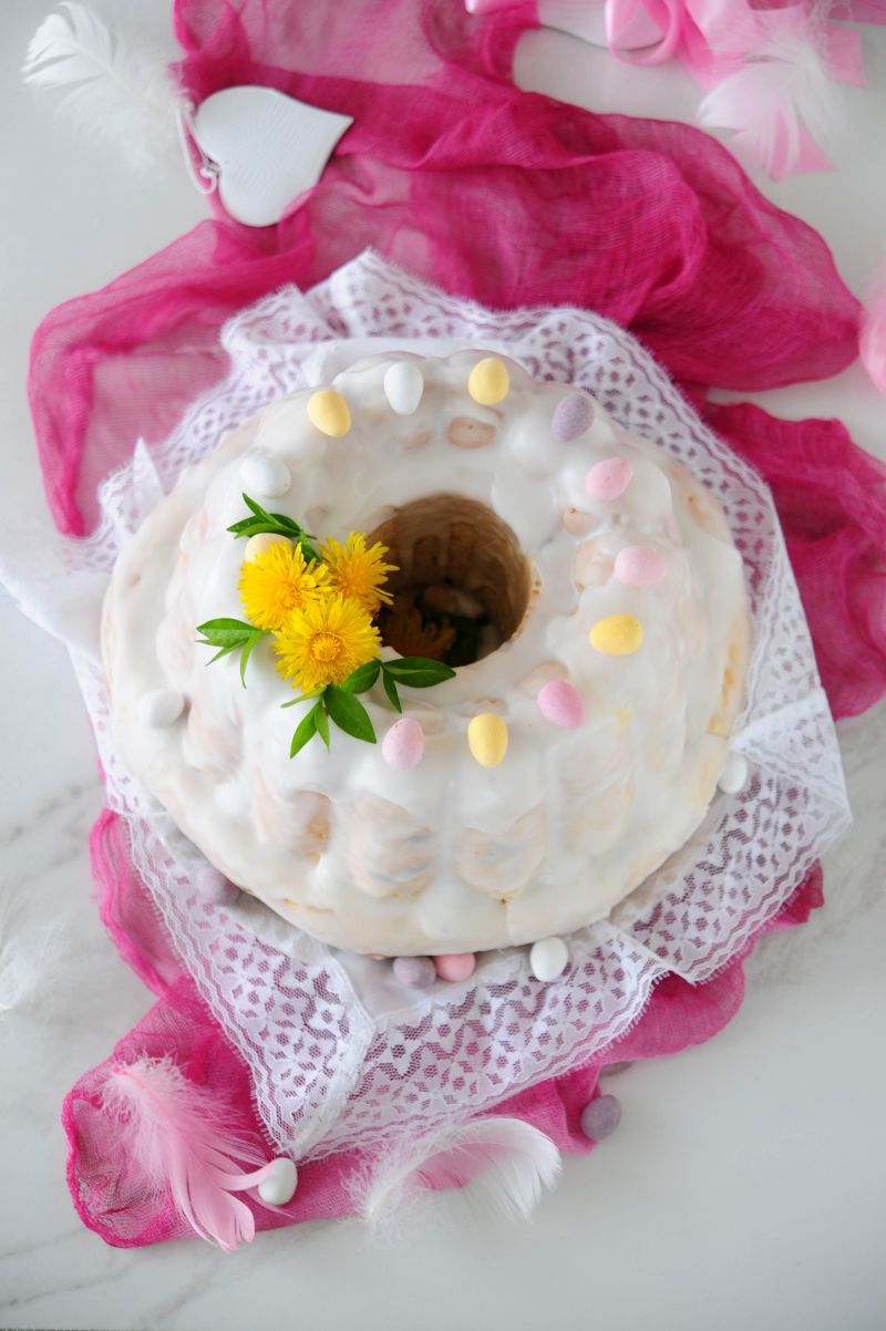 Drożdżowa baba z mniszkiem