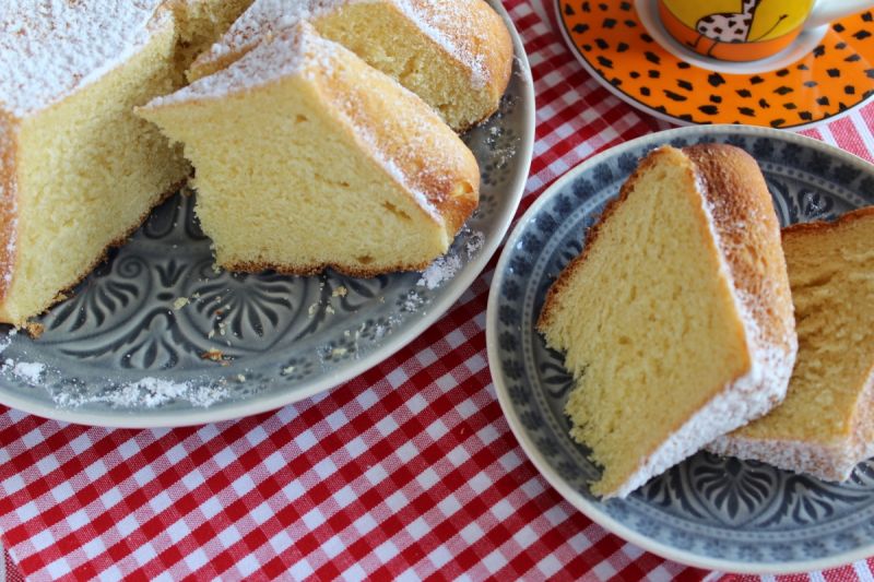 Drożdżowa babka bez jajek